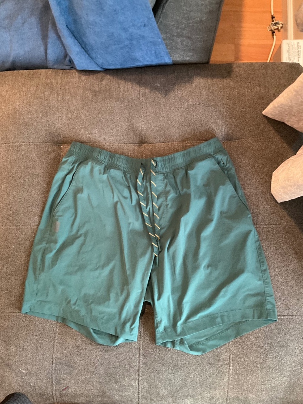 EUC Rhone Green Lined Athletic Shorts Waist 32' Inseam 7"